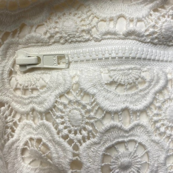 Joe Fresh white lace skirt 6 - Picture 5 of 5